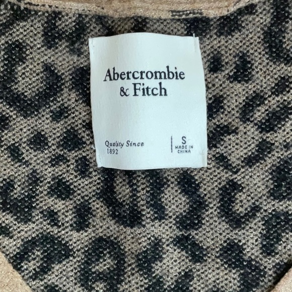 Leopard print bell puff sleeve A&F sweater - Picture 3 of 6